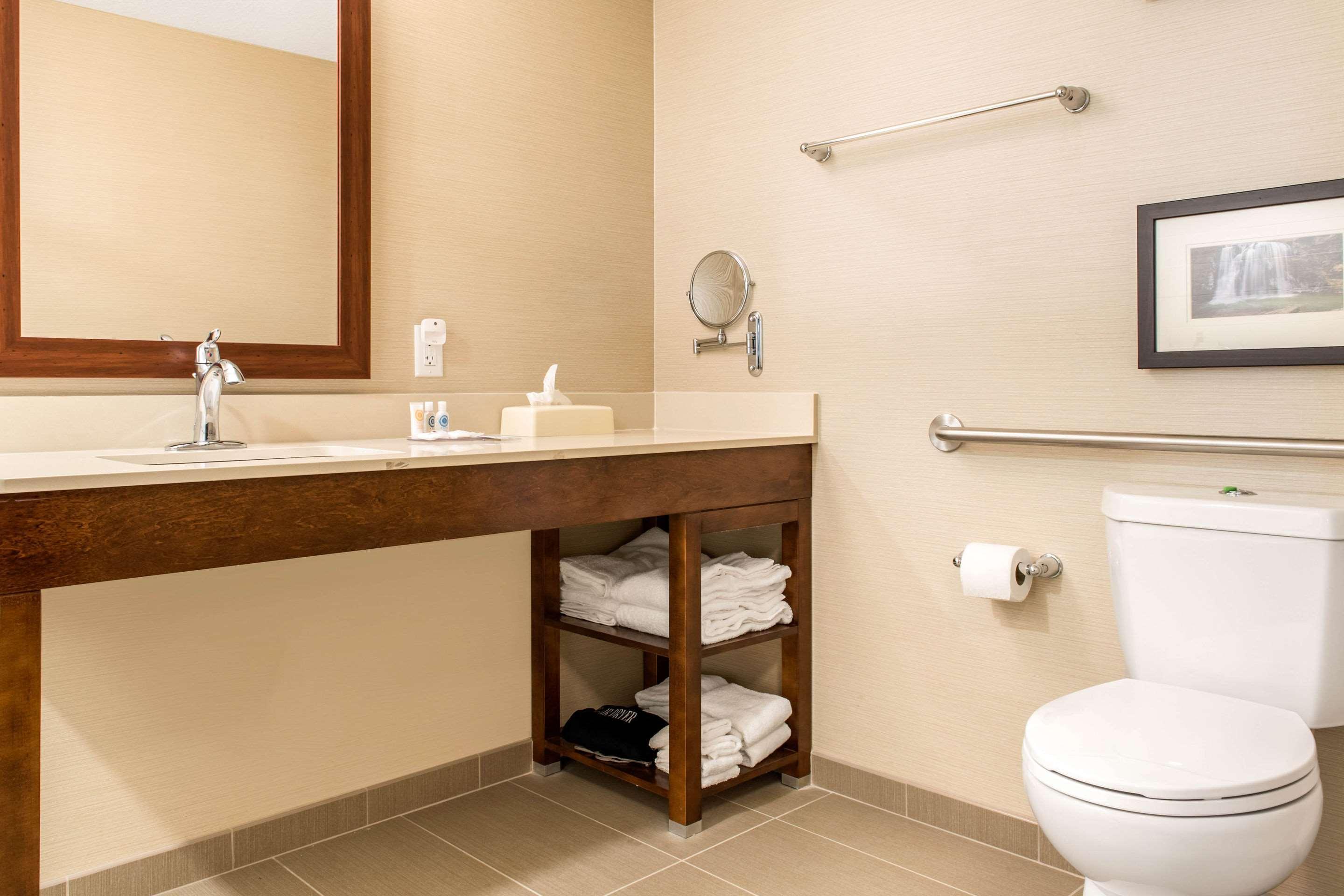 Comfort Suites Columbus Airport Εξωτερικό φωτογραφία