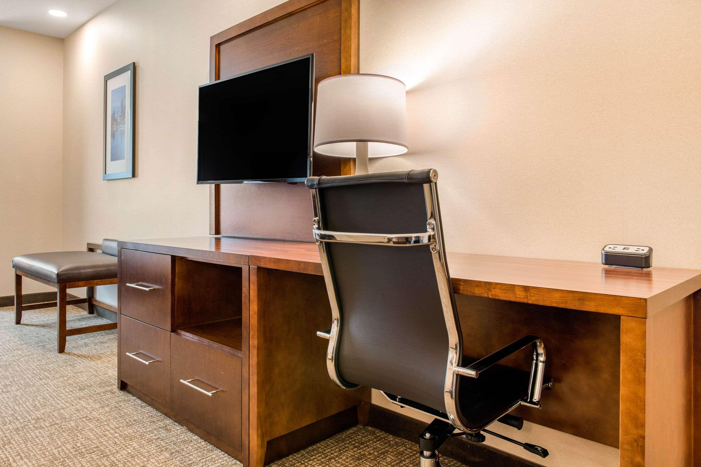 Comfort Suites Columbus Airport Εξωτερικό φωτογραφία
